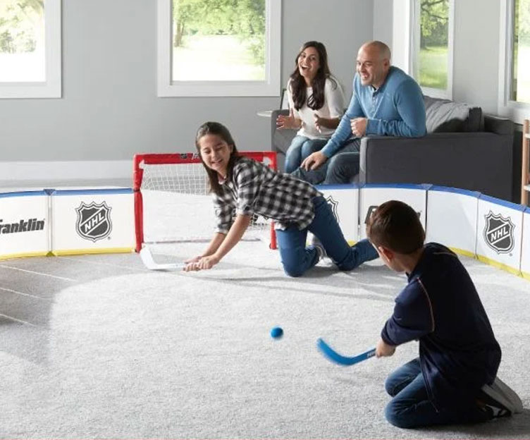 kids playing mini hockey